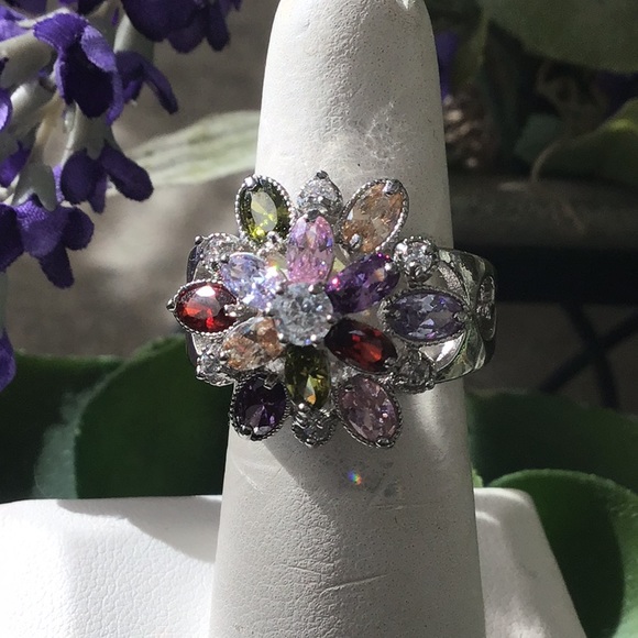 Captivating Knockout Ring - Picture 8 of 9